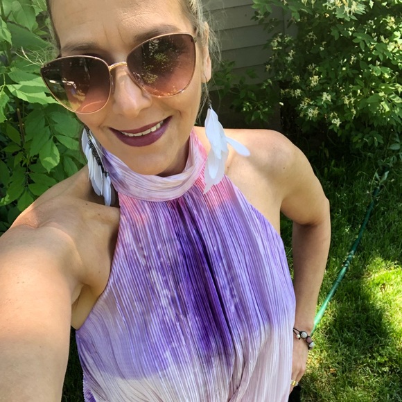 Meet your Posher, Anita - Picture 2 of 3